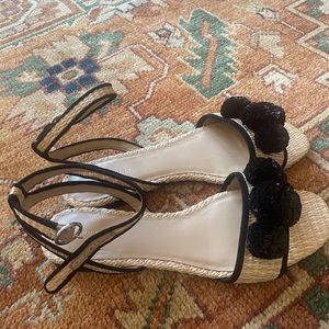 Ann Taylor flat sandals 9.5 NEW